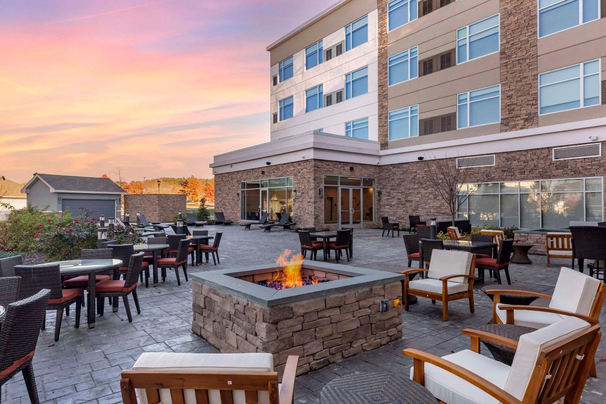 Cambria Hotel Manchester South Windsor 外观 照片